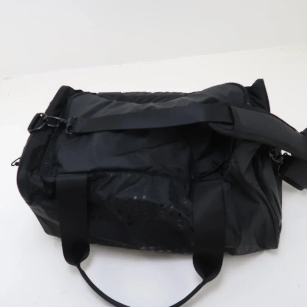 Peloton‎ On The Go Duffle Bag Black Travel Gym Puffed Shoe Compartment